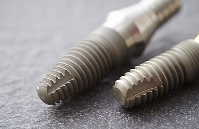 当院が使用するインプラント