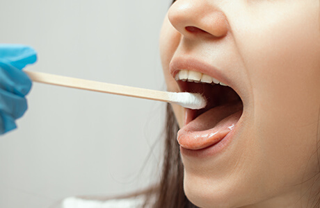 唾液検査の実施